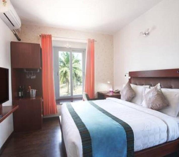 Avi Fortune Suites - Near Bangalore International Airport Bagian luar foto