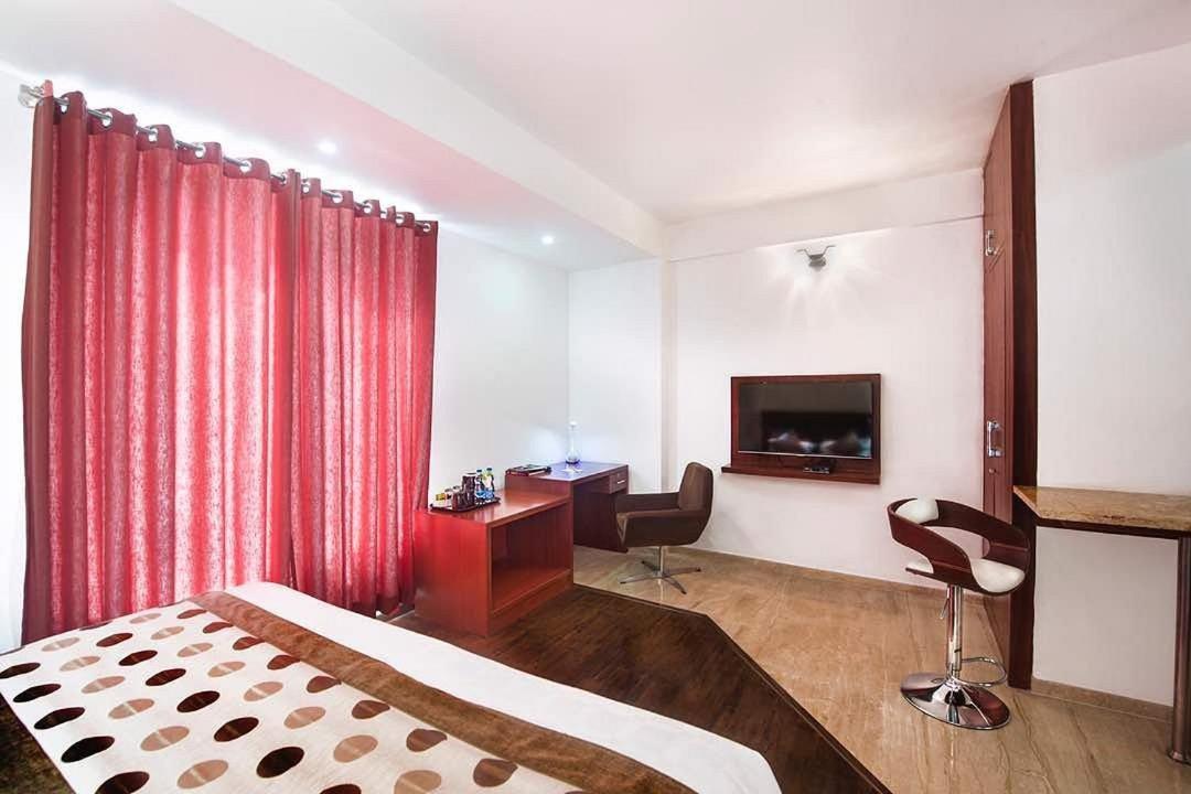 Avi Fortune Suites - Near Bangalore International Airport Bagian luar foto