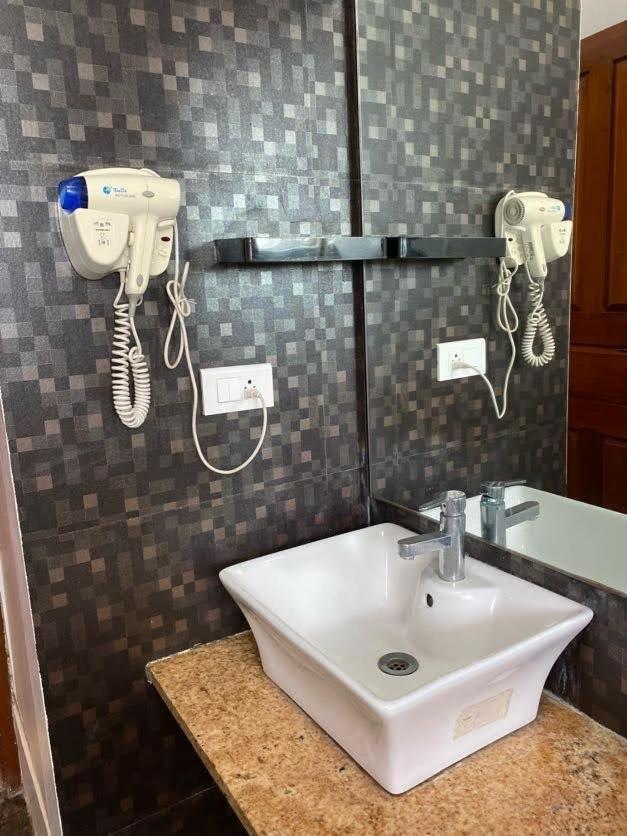 Avi Fortune Suites - Near Bangalore International Airport Bagian luar foto